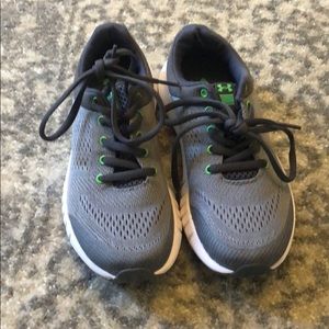 Boys Under Armour UA BPS Pursuit Sneakers